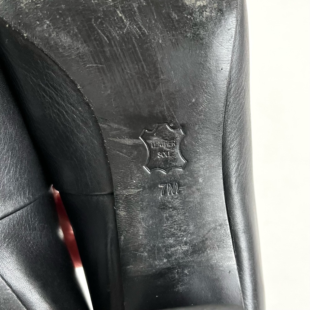 Tory Burch Black Heels with Gold Trim - Picture 8 of 8